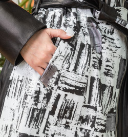 Длинный кожаный плащ