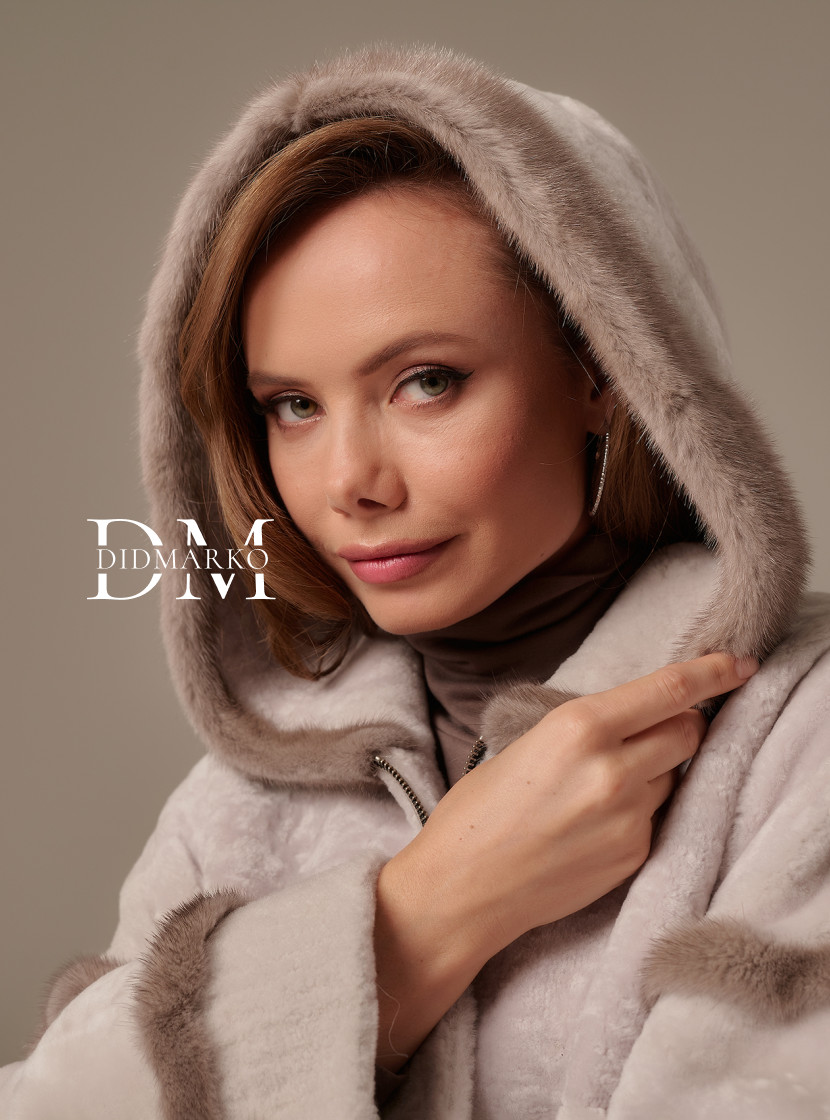 Двусторонняя дубленка с капюшоном