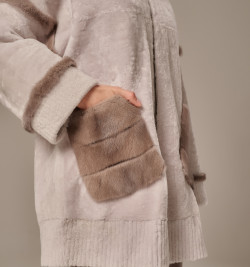 Двусторонняя дубленка с капюшоном