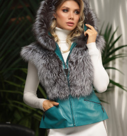 Красивая куртка бирюзового цвета DONG MING