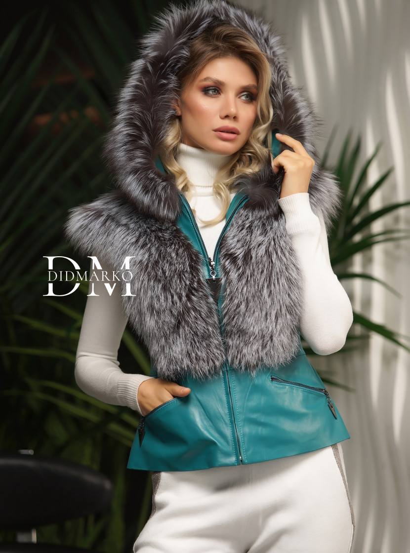 Красивая куртка бирюзового цвета DONG MING