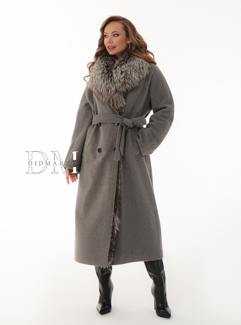 Купить в Москве и Санкт-Петербурге Длинное пальто с мехом чернобурки