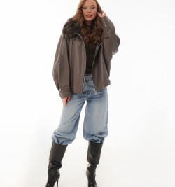 Тёплая кожаная куртка с меховой отделкой