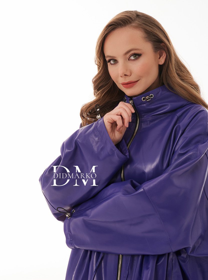 Женская кожаная куртка больших размеров фиолетового цвета