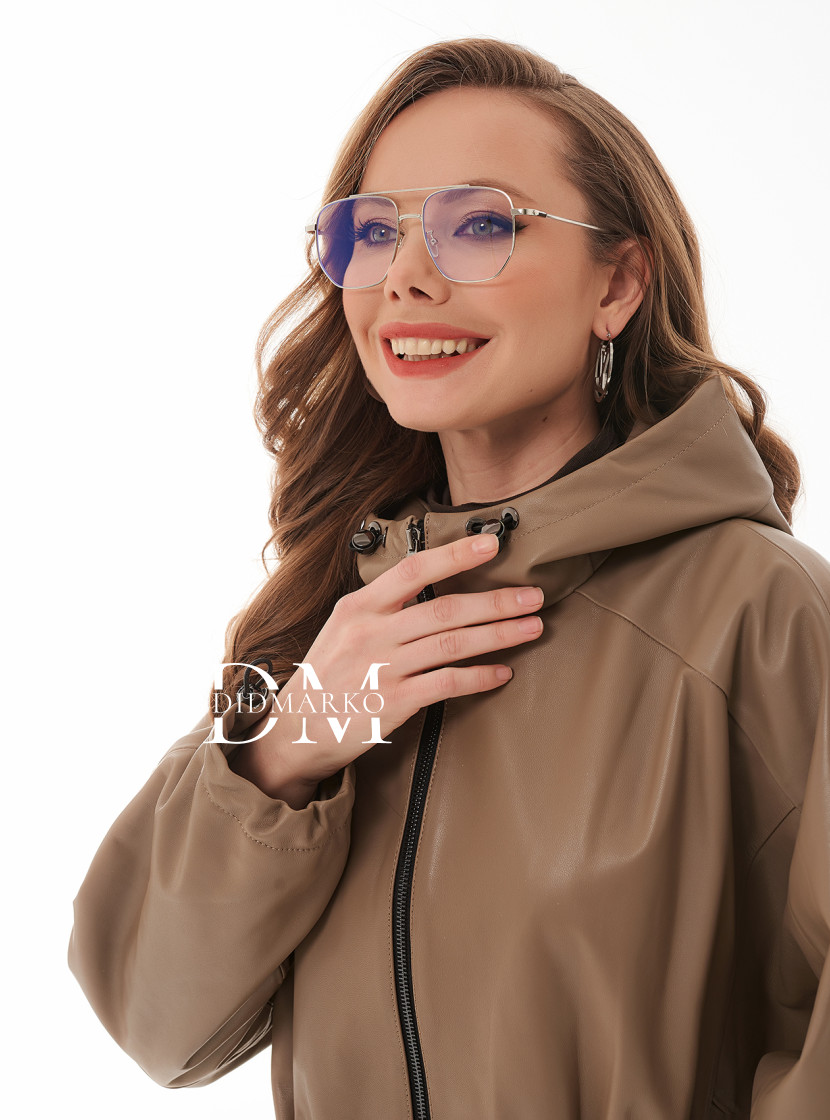 Бежевая куртка на осень-весну