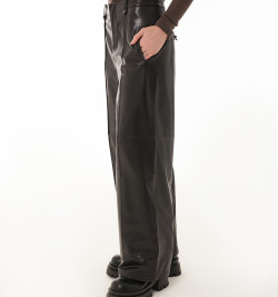 Кожаные брюки на резинке