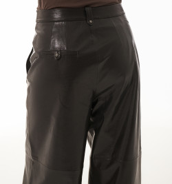 Кожаные брюки на резинке