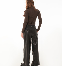 Кожаные брюки на резинке