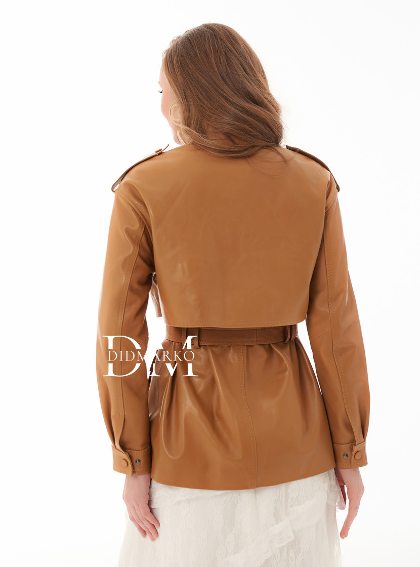 Куртка из кожи в рыжем оттенке: модный акцент