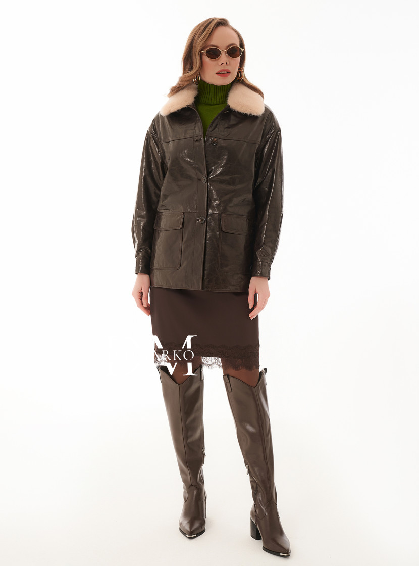 Стильный облегченный пуховик из кожи 