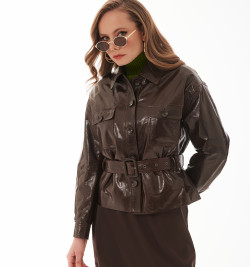 Универсальная коричневая куртка из кожи