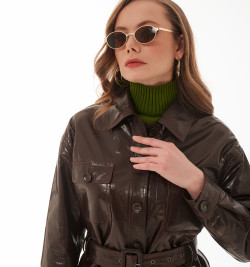 Универсальная коричневая куртка из кожи