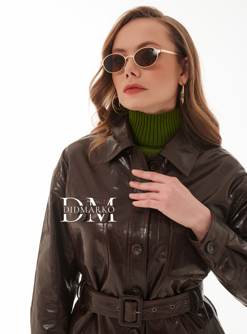 Универсальная коричневая куртка из кожи