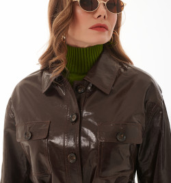 Универсальная коричневая куртка из кожи