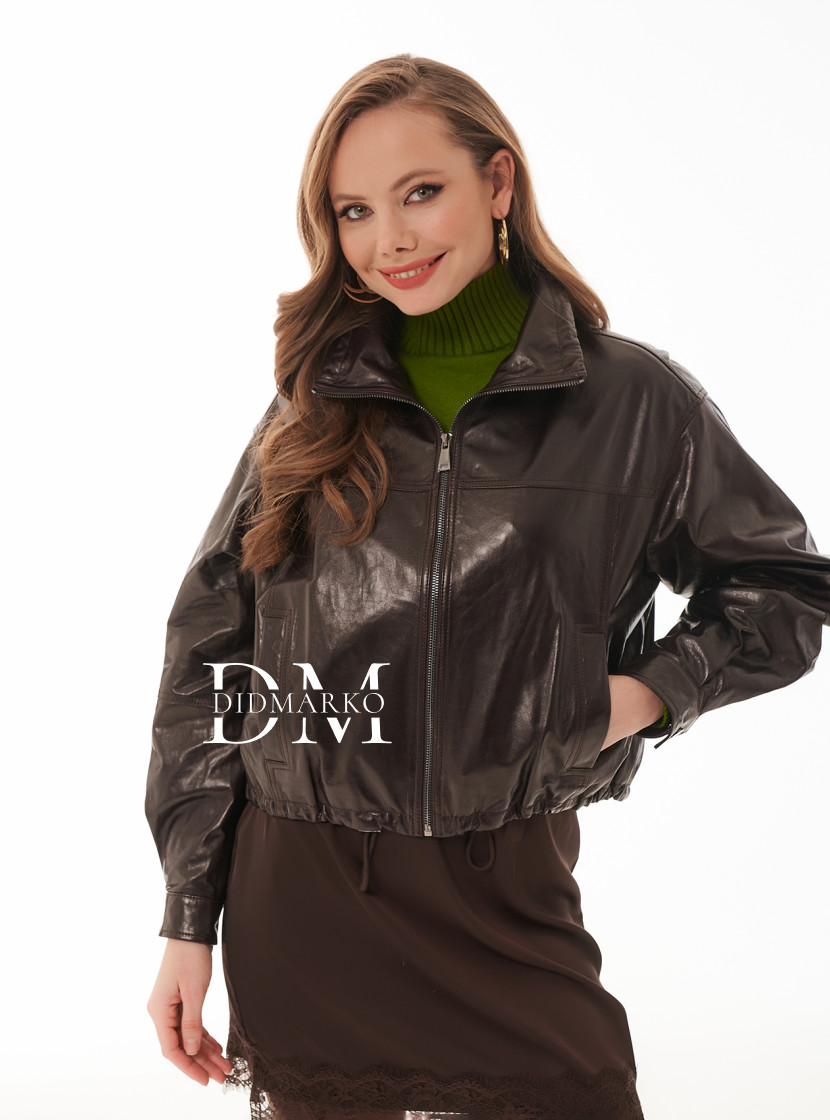 Коричневая кожаная куртка 