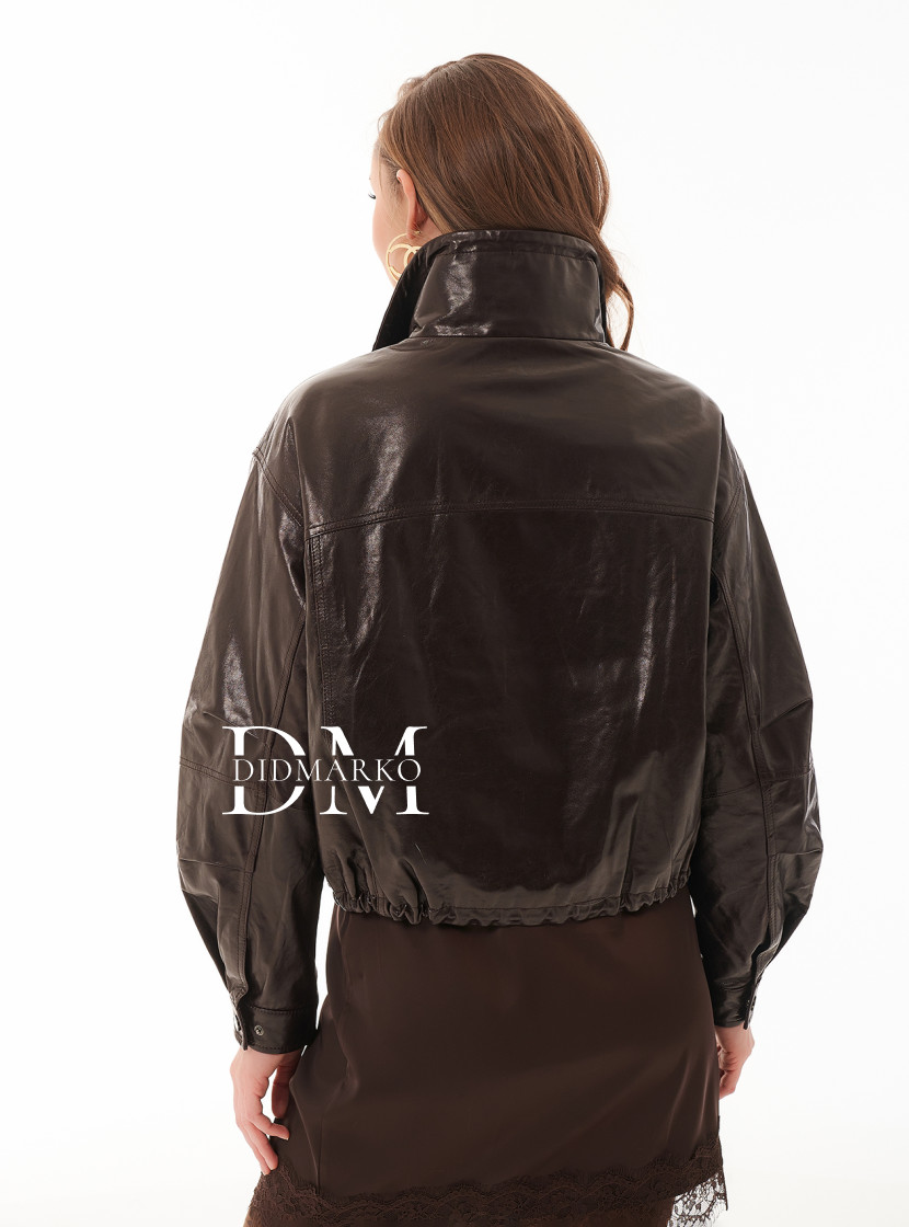 Коричневая кожаная куртка 