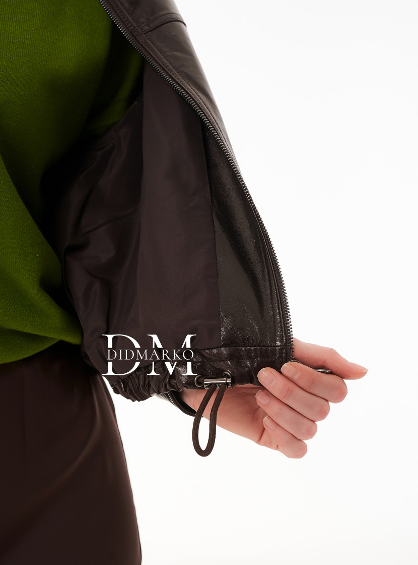 Коричневая кожаная куртка 