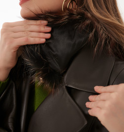 Утеплённое пальто из натуральной кожи с мехом