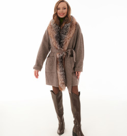 Утеплённое пальто из шерсти с мехом