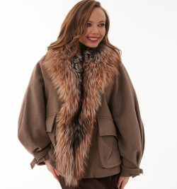 Кашемировая куртки с мехом чернобурки