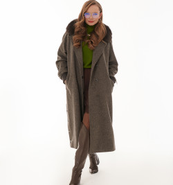 Утеплённое пальто из шерсти