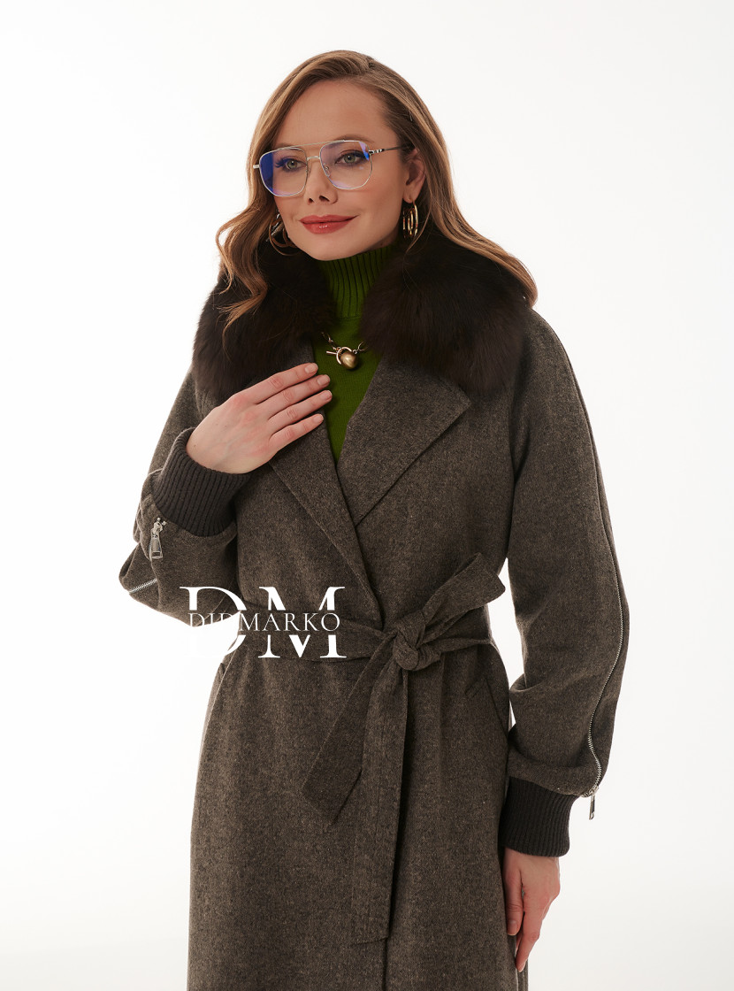 Утеплённое пальто из шерсти