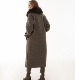 Утеплённое пальто из шерсти