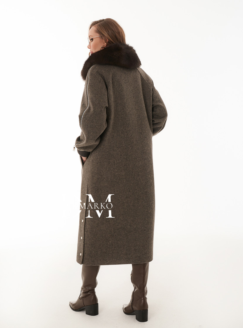 Утеплённое пальто из шерсти
