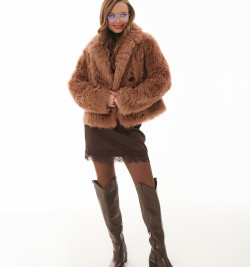 Короткая дубленка тиградо