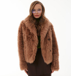 Короткая дубленка тиградо