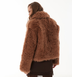 Короткая дубленка тиградо