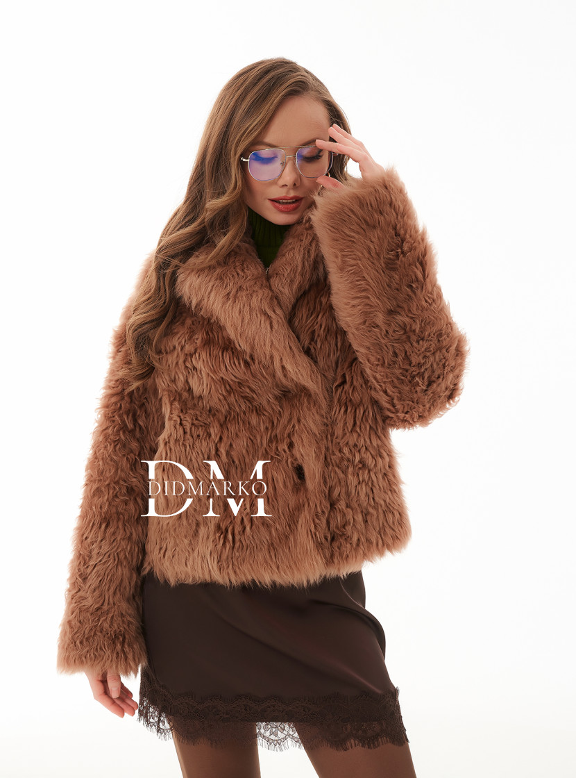 Короткая дубленка тиградо