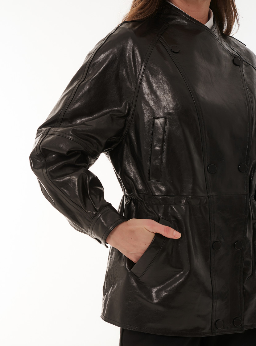 Черная куртка из натуральной кожи