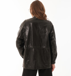 Черная куртка из натуральной кожи