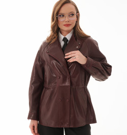 Тренд сезона: бордовая кожаная куртка  