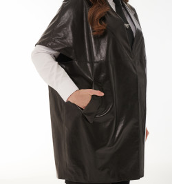 Кожаная женская жилетка