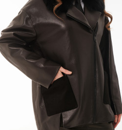 Демисезонная кожаная куртка с воротником из меха песца