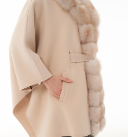 Кашемировое пончо с мехом