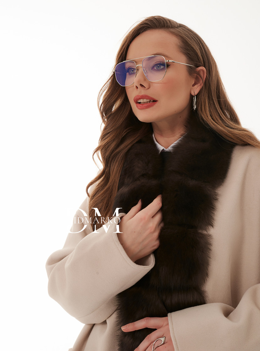 Пальто из шерсти с мехом