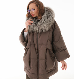 Зимний пуховик с мехом чернобурки