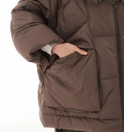 Зимний пуховик с мехом чернобурки