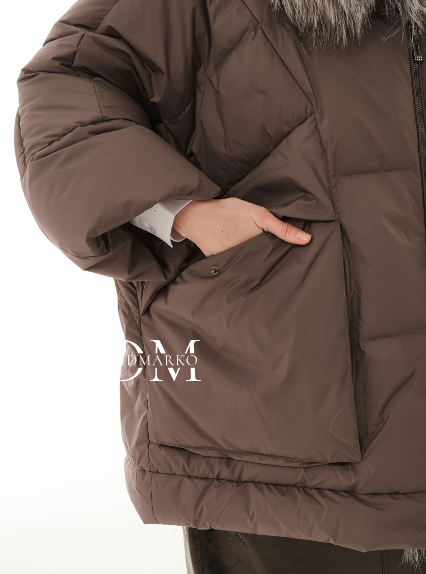 Зимний пуховик с мехом чернобурки