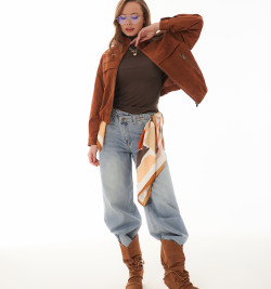 Рыжий бомбер из замши