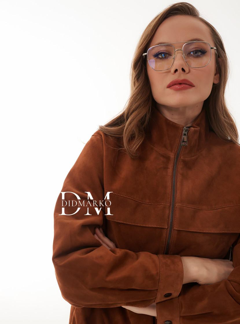 Рыжий бомбер из замши