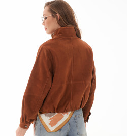 Рыжий бомбер из замши