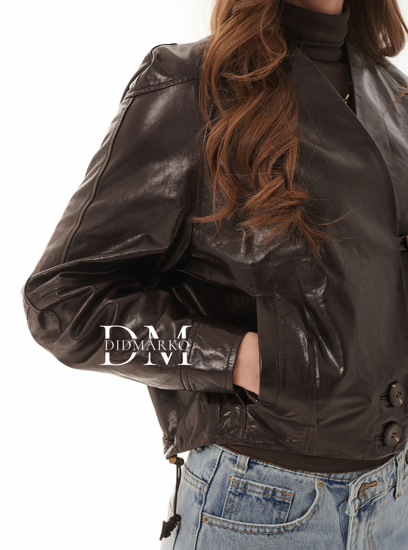 Короткая кожаная куртка 