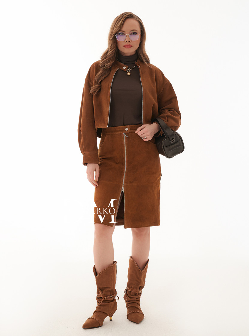 Короткая замшевая куртка на весну