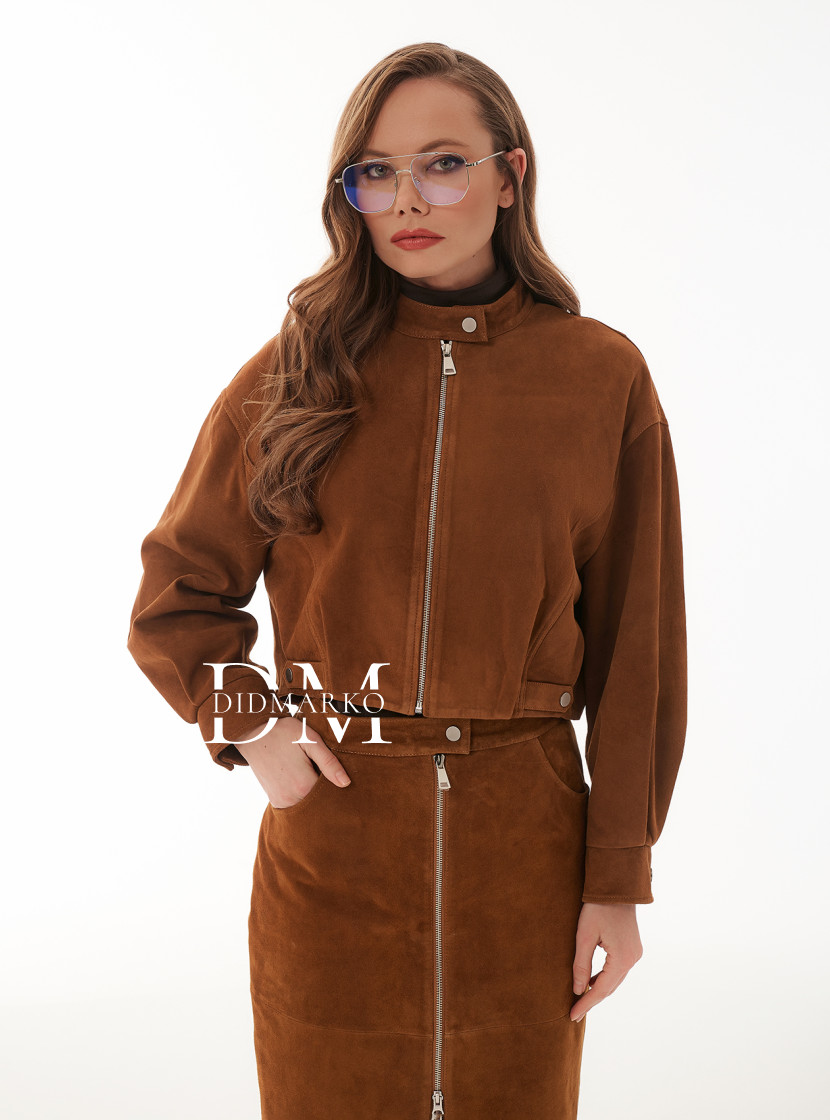 Короткая замшевая куртка на весну