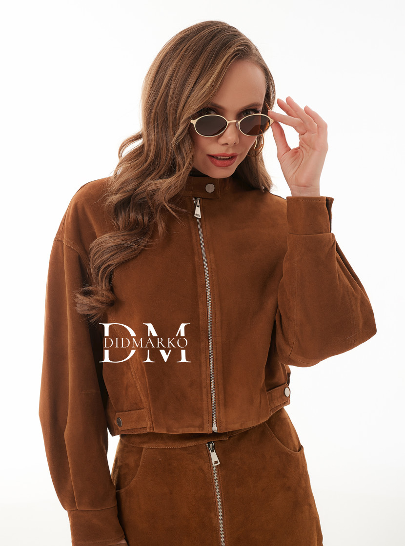 Короткая замшевая куртка на весну