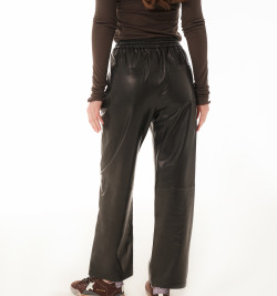 Брюки из натуральной кожи на резинке